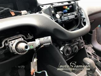 Peugeot 208 208 I (CA/CC/CK/CL), Hatchback, 2012 / 2019 1.2 Vti 12V PureTech 82 picture 11