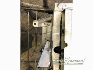 Toyota Yaris Yaris III (P13), Hatchback, 2010 / 2020 1.5 16V Hybrid picture 9