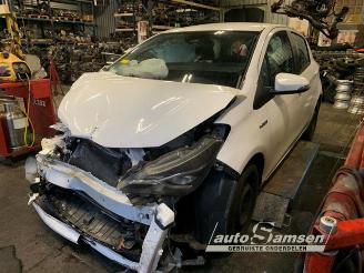 Toyota Yaris Yaris III (P13), Hatchback, 2010 / 2020 1.5 16V Hybrid picture 2