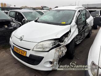 demontáž osobní automobily Renault Mégane Megane III Grandtour (KZ), Combi 5-drs, 2008 / 2016 1.5 dCi 110 2011/9