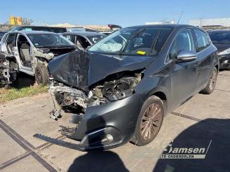 Vrakbiler auto Peugeot 208 208 I (CA/CC/CK/CL), Hatchback, 2012 / 2019 1.6 Blue HDi 100 2015/12