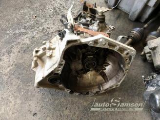 Peugeot 108 108, Hatchback, 2014 1.0 12V picture 12