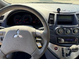 Mitsubishi Grandis  picture 8