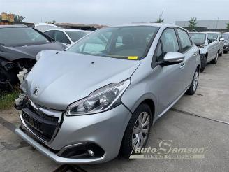 Vrakbiler auto Peugeot 208 208 I (CA/CC/CK/CL), Hatchback, 2012 / 2019 1.2 Vti 12V PureTech 82 2017/10