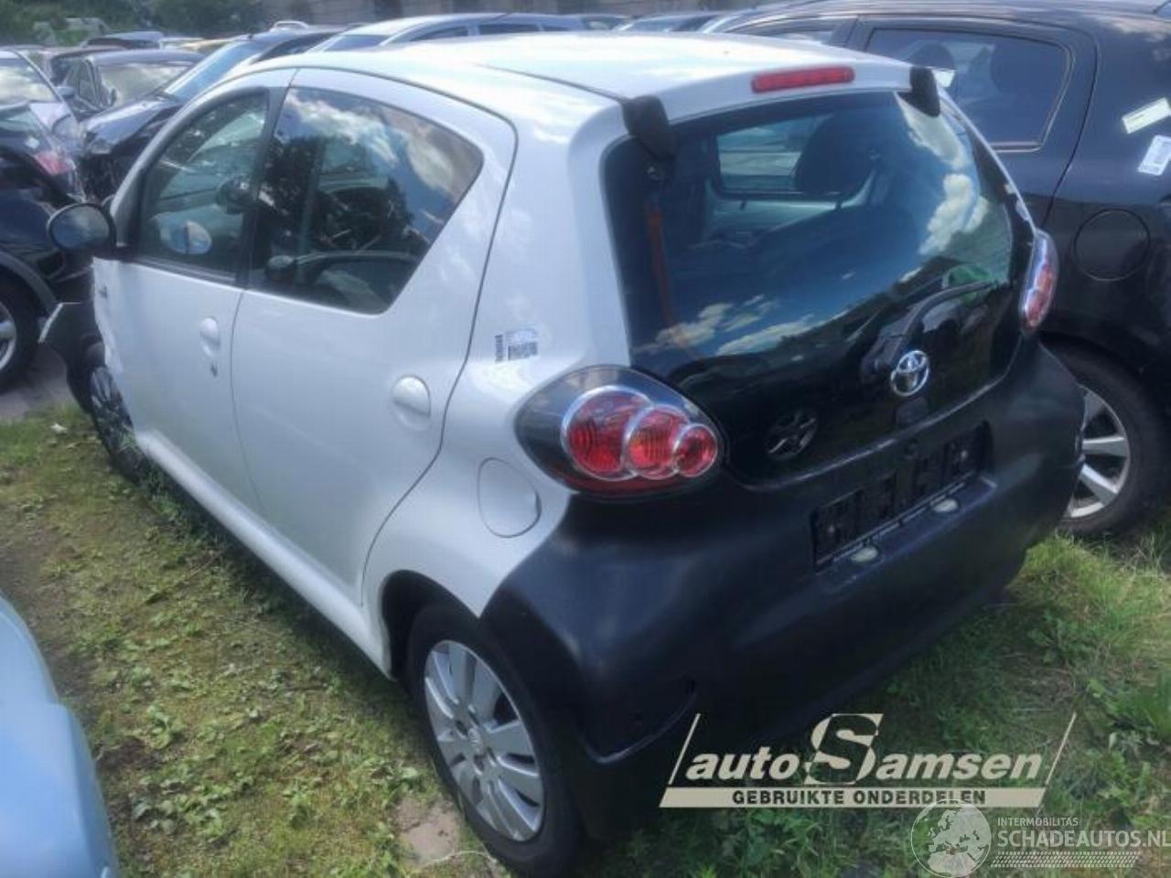 Toyota Aygo Aygo (B10), Hatchback, 2005 / 2014 1.0 12V VVT-i
