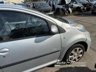 Peugeot 107 107, Hatchback, 2005 / 2014 1.0 12V picture 17