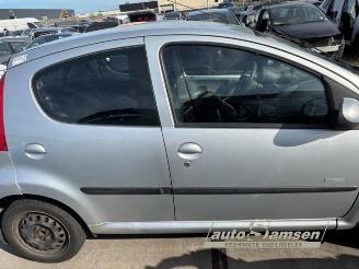 Peugeot 107 107, Hatchback, 2005 / 2014 1.0 12V picture 18