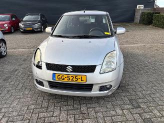 skadebil auto Suzuki Swift  2005/8