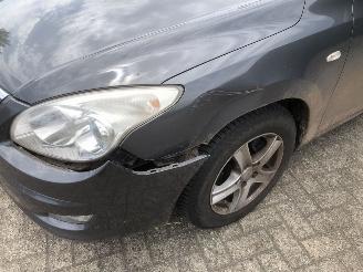 Hyundai I-30  picture 5