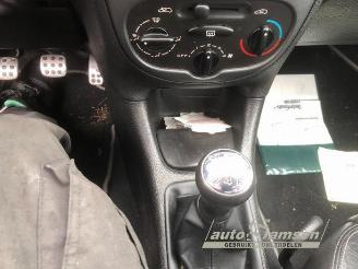 Peugeot 206 206 CC (2D), Cabrio, 2000 / 2007 1.6 16V picture 8