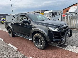 krockskadad bil bedrijf Isuzu D-Max 1.9d 120kw V-CROSS Double Cab. 4wd Autom. Klima Euro6 2021/1