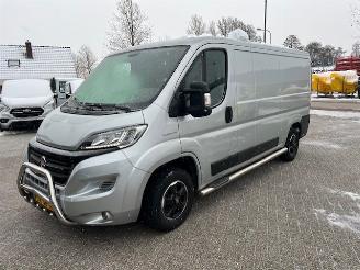 krockskadad bil bedrijf Fiat Ducato 2.3 MJ 96KW L2H1 LANG AIRCO KLIMA NAVI EURO6 2019/12