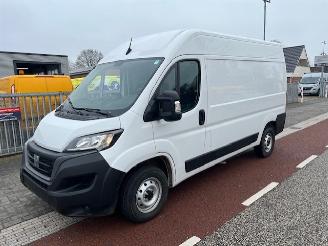 skadebil bedrijf Fiat Ducato 2.2 MJ 103KW  L2H2  AIRCO KLIMA NAV CAM  32.000KM 2023/5
