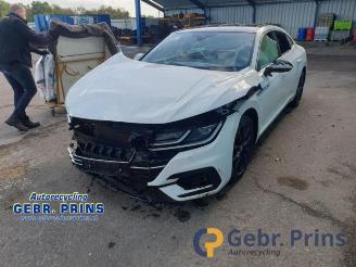 Uttjänta bilar auto Volkswagen Arteon Arteon (3HAB), Hatchback 5-drs, 2017 2.0 TDI 16V 2018/1