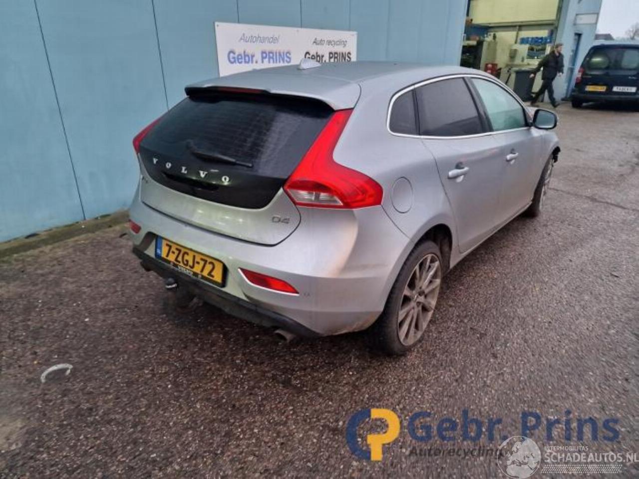 Volvo V-40 V40 (MV), Hatchback 5-drs, 2012 / 2019 2.0 D4 16V
