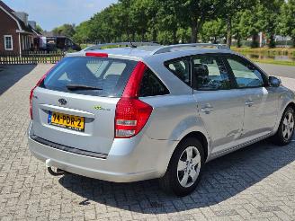 Kia Cee d 1.4 16V Combi/o  Benzine 1.396cc 66kW (90pk) FWD picture 3