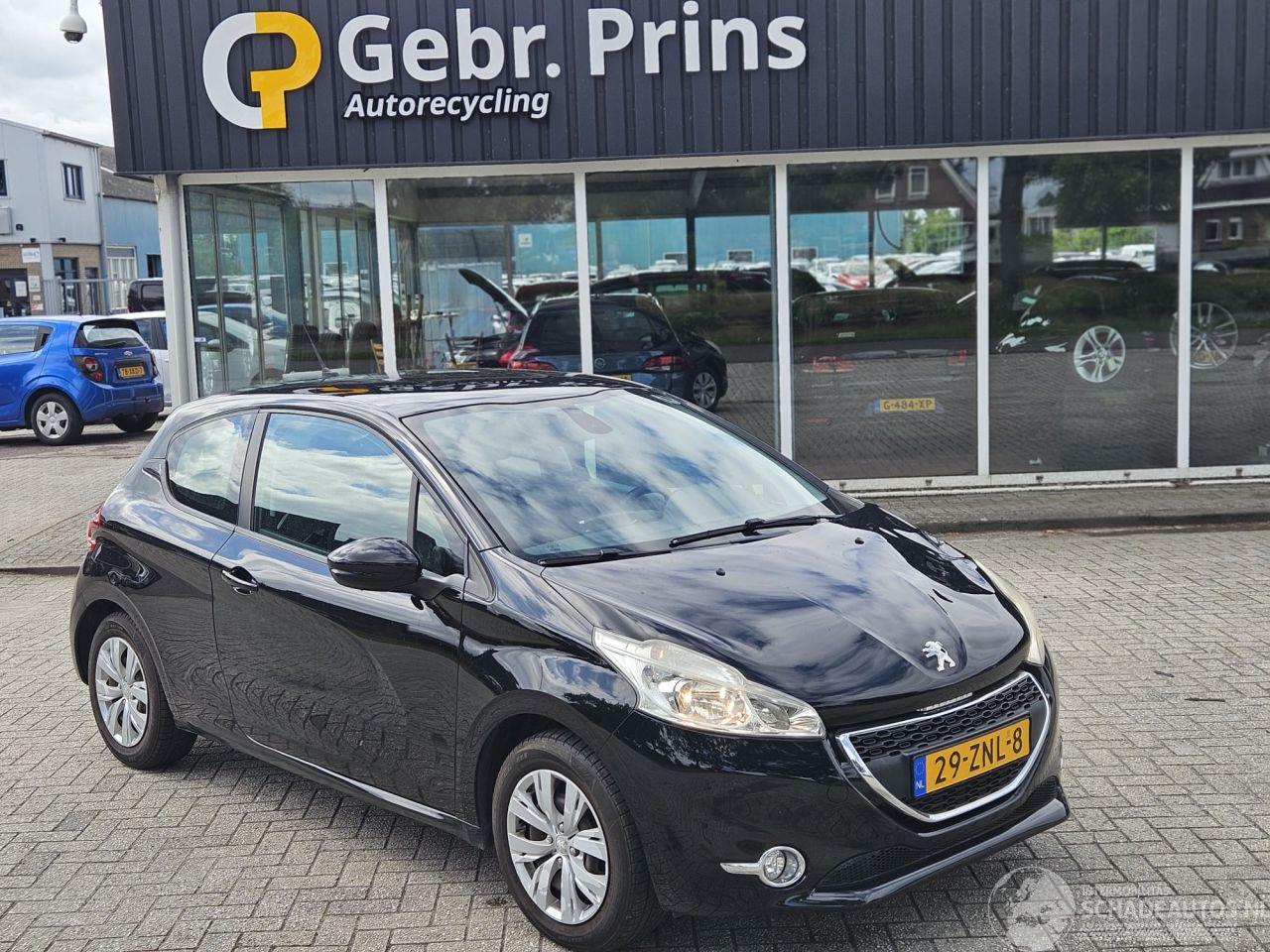 Peugeot 208 1.2 Vti 12V PureTech 82 Hatchback  Benzine 1.199cc 60kW (82pk) FWD