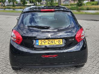 Peugeot 208 1.2 Vti 12V PureTech 82 Hatchback  Benzine 1.199cc 60kW (82pk) FWD picture 4