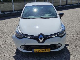 Renault Clio 0.9 Energy TCE 90 12V Hatchback 4Dr Benzine 898cc 66kW (90pk) FWD picture 2