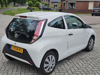 Toyota Aygo 1.0 12V VVT-i Hatchback  Benzine 998cc 51kW (69pk) FWD picture 10