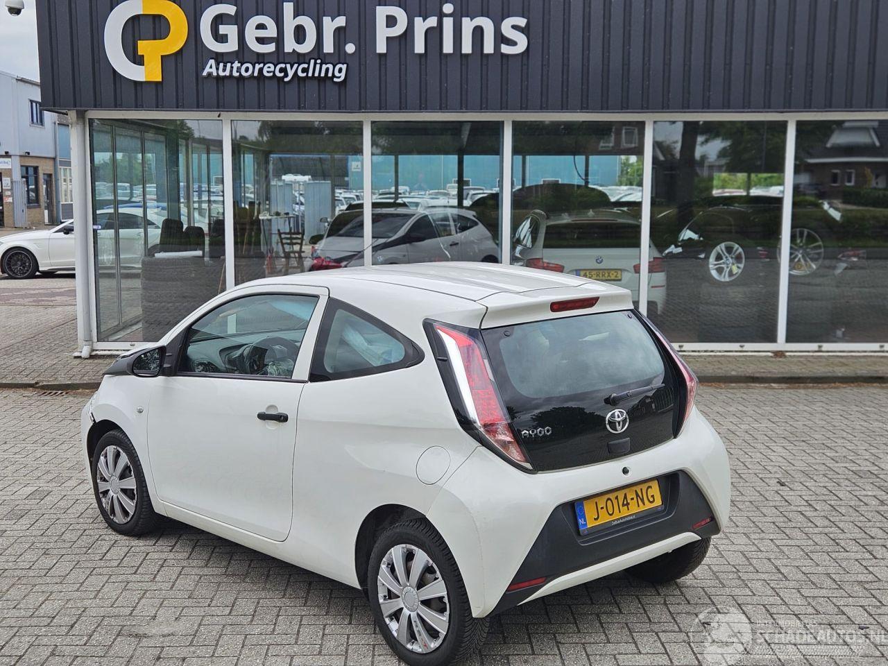 Toyota Aygo 1.0 12V VVT-i Hatchback  Benzine 998cc 51kW (69pk) FWD