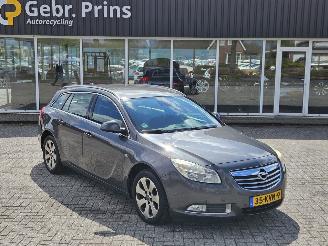 Damaged car Opel Insignia SPORTS TOURER 1.6 Turbo 16V Ecotec Combi/o  Benzine 1.598cc 132kW (179pk) FWD 2010/2
