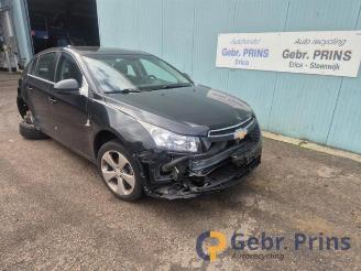 skadebil auto Chevrolet Cruze Cruze (305), Hatchback, 2010 / 2015 1.8 16V VVT 2013/2