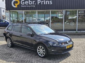 uszkodzony samochody osobowe Volkswagen Golf 1.6 TDI BlueMotion 16V Combi/o  Diesel 1.598cc 81kW (110pk) 2017/2