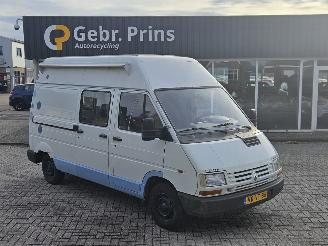 danneggiata camper Renault  T42F 2.1 D T1000 Bestel  Diesel 2.068cc 43kW (58pk) RWD 1997/6