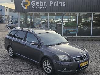 Coche accidentado Toyota Avensis 2.0 16V VVT-i D4 Combi/o  Benzine 1.998cc 108kW (147pk) FWD 2008/10