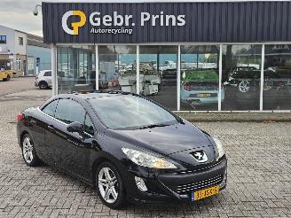 Voiture accidenté Peugeot 308 1.6 16V THP 150 Cabrio  Benzine 1.598cc 110kW (150pk) FWD 2009/8