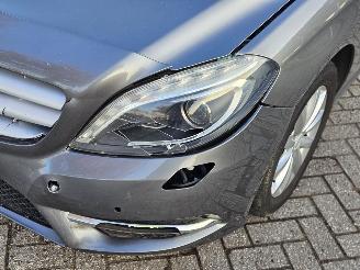 Mercedes B-klasse 1.6 B-180 BlueEFFICIENCY Turbo 16V Hatchback  Benzine 1.595cc 90kW (122pk) FWD picture 9