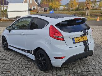 Ford Fiesta 1.6 16V Ti Hatchback pops and bangs Benzine 1.596cc 99kW (135pk) FWD picture 5