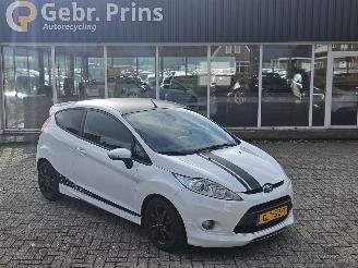 skadebil auto Ford Fiesta 1.6 16V Ti Hatchback pops and bangs Benzine 1.596cc 99kW (135pk) FWD 2011/10