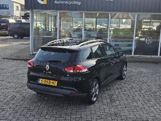 Auto incidentate Renault Clio 1.5 Energy dCi 90 FAP Combi/o 4Dr Diesel 1.461cc 66kW (90pk) FWD 2014/8
