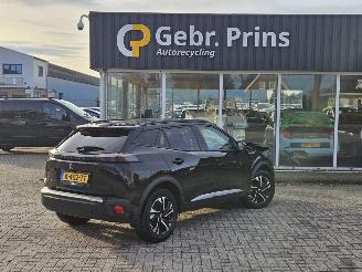 Damaged car Peugeot e-2008 e-2008 50 kWh MPV  Elektrisch  100kW (136pk) FWD 2021/3