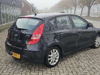 Hyundai I-30 1.6 CVVT 16V Hatchback  Benzine 1.591cc 93kW (126pk) FWD picture 5