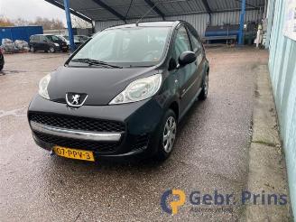  Peugeot 107 107, Hatchback, 2005 / 2014 1.0 12V 2011/3