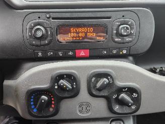 Fiat Panda 0.9 TwinAir 60 Hatchback  Benzine 964cc 44kW (60pk) FWD picture 16