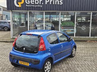 skadebil auto Peugeot 107 1.0 12V Hatchback  Benzine 998cc 50kW (68pk) FWD 2011/7