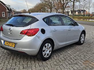 Opel Astra 1.7 CDTi 16V 110 Hatchback 4Dr Diesel 1.686cc 81kW (110pk) FWD picture 3