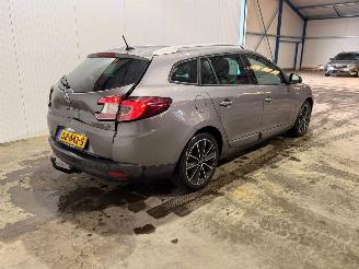 uszkodzony samochody osobowe Renault Mégane 1.2 16V TCE 115 Combi/o 4Dr Benzine 1.197cc 85kW (116pk) FWD 2013/2