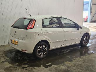 krockskadad bil auto Fiat Punto 0.9 TwinAir Hatchback  Benzine 875cc 63kW (86pk) FWD 2012/5