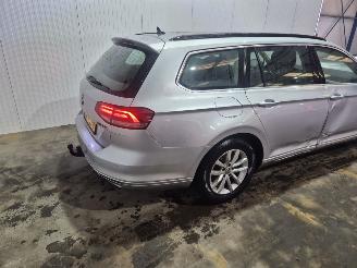 krockskadad bil auto Volkswagen Passat 1.6 TDI 16V Combi/o  Diesel 1.598cc 88kW (120pk) FWD 2015/11