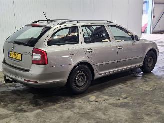 skadebil auto Skoda Octavia 1.6 TDI Greenline Combi/o 4Dr Diesel 1.598cc 77kW (105pk) FWD 2012/2