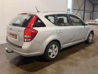 Schadeauto Kia Cee d 1.4 16V Combi/o  Benzine 1.396cc 66kW (90pk) FWD 2011/4