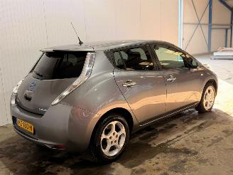 krockskadad bil auto Nissan Leaf Leaf Hatchback  Elektrisch  80kW (109pk) FWD 2016/1