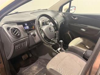 Renault Captur 1.2 TCE 16V EDC SUV picture 9