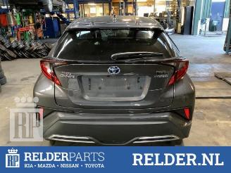 Toyota C-HR C-HR (X1,X5), SUV, 2016 2.0 16V Hybrid picture 4