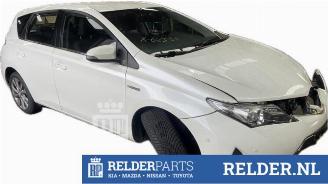 Uttjänta bilar auto Toyota Auris Auris (E18), Hatchback 5-drs, 2012 / 2019 1.8 16V Hybrid 2013/1